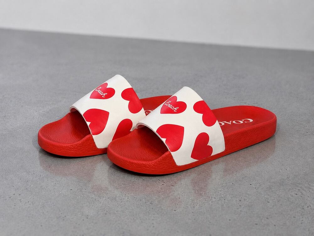 Coach CQ092 Udele Valentines Print Slide Size 7B